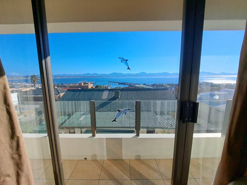 To Let 5 Bedroom Property for Rent in Mossel Bay Western Cape